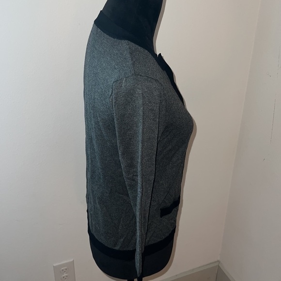 14Th & Union Sz S gray black‎ edges snap on buttons light cropped cardigan - Picture 2 of 7